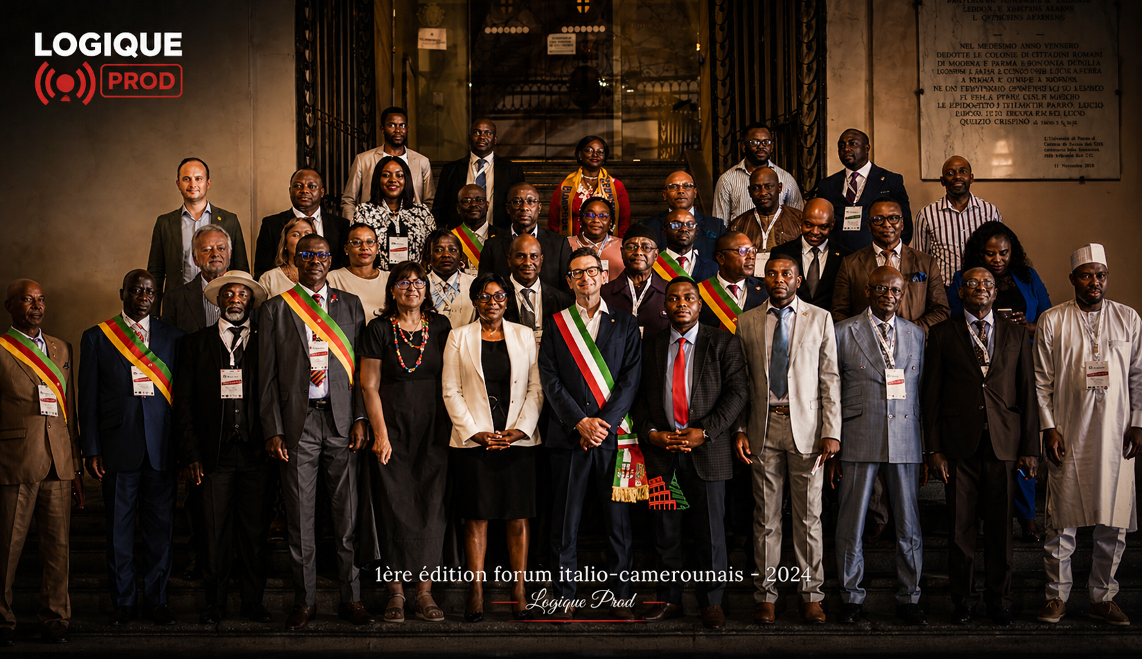 Photo de groupe d’un forum institutionnel
